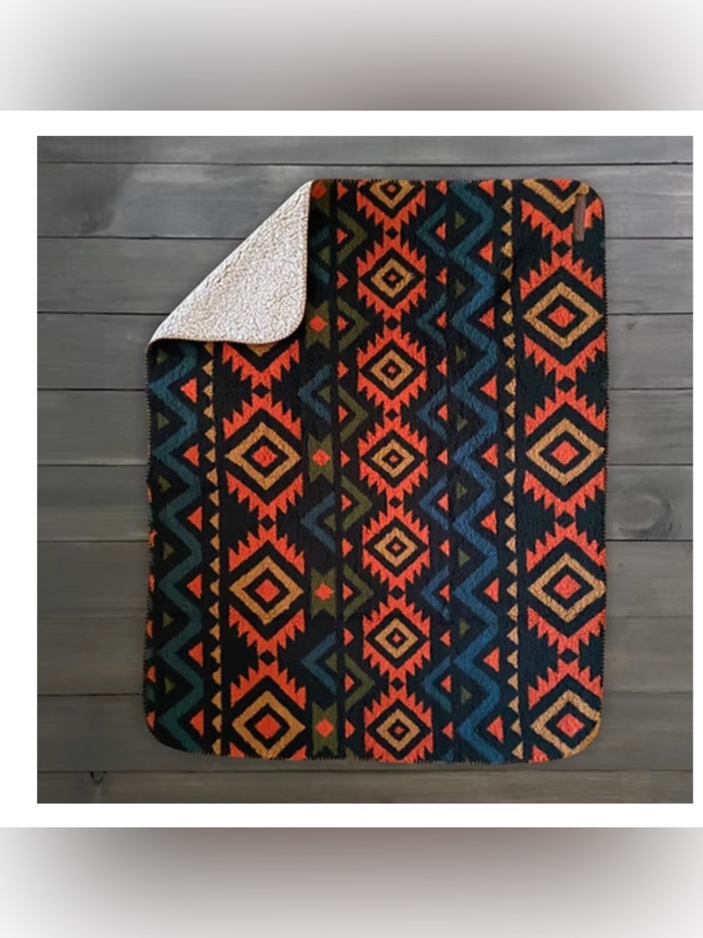 Sherpa Fleece Waterproof blanket NWT- So soft! - Picture 2 of 2